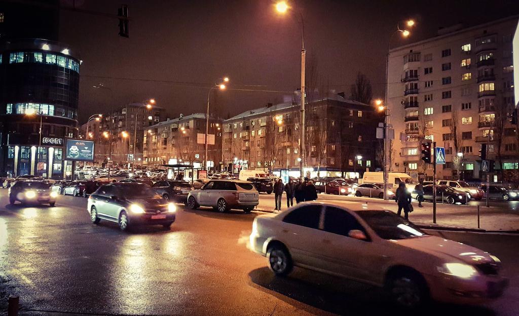 Kyiv Lesi 3 Studio Apartment Ngoại thất bức ảnh
