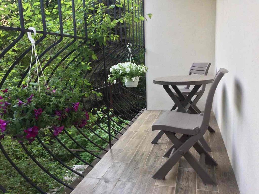 Kyiv Lesi 3 Studio Apartment Ngoại thất bức ảnh