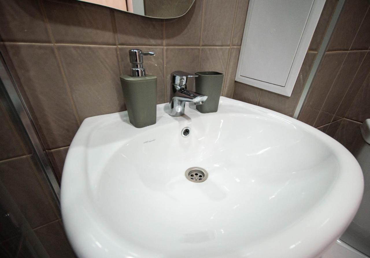 Kyiv Lesi 3 Studio Apartment Ngoại thất bức ảnh