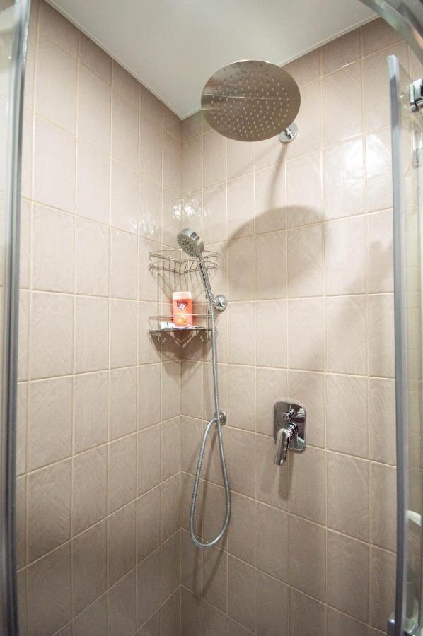 Kyiv Lesi 3 Studio Apartment Ngoại thất bức ảnh
