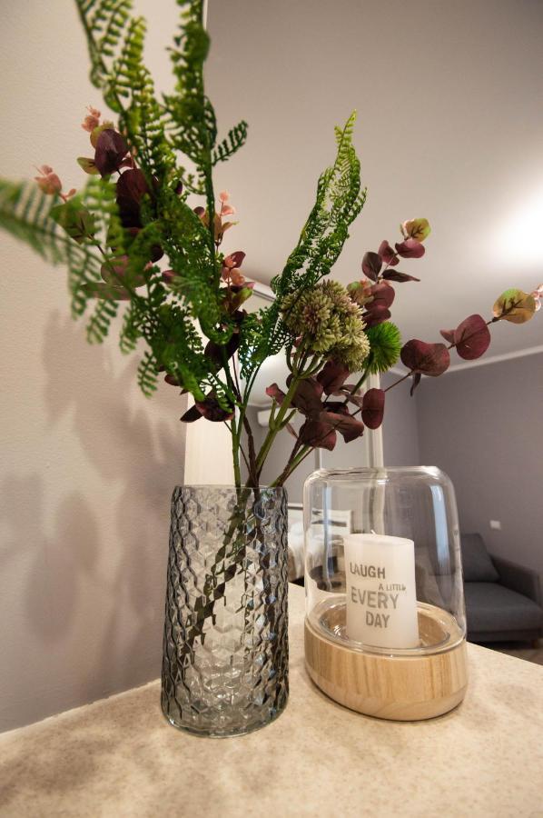 Kyiv Lesi 3 Studio Apartment Ngoại thất bức ảnh