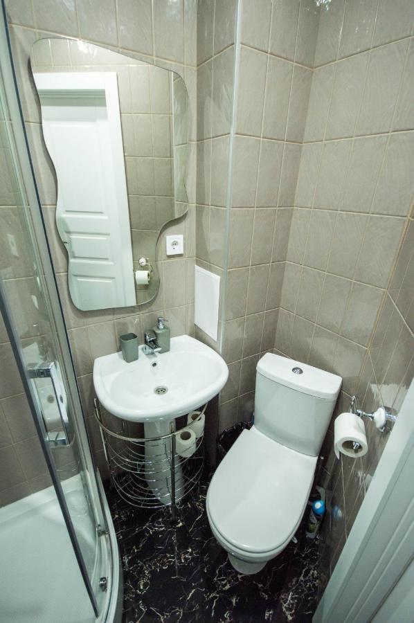 Kyiv Lesi 3 Studio Apartment Ngoại thất bức ảnh