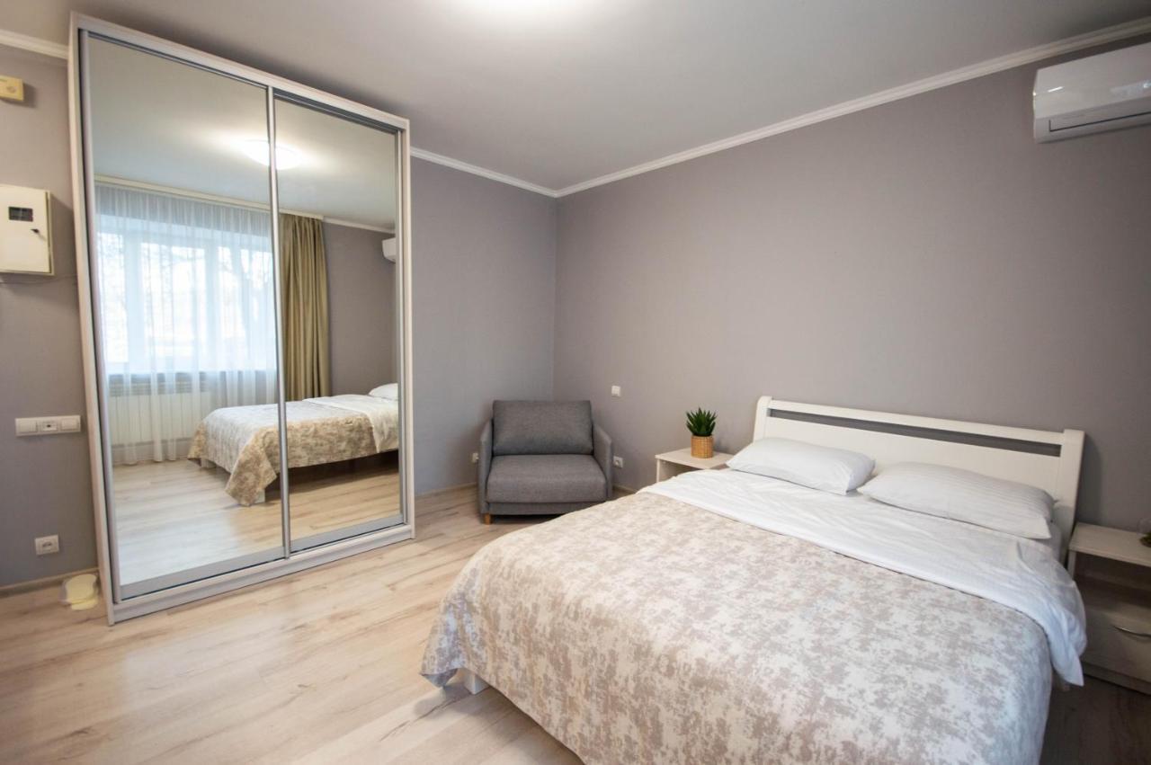 Kyiv Lesi 3 Studio Apartment Ngoại thất bức ảnh