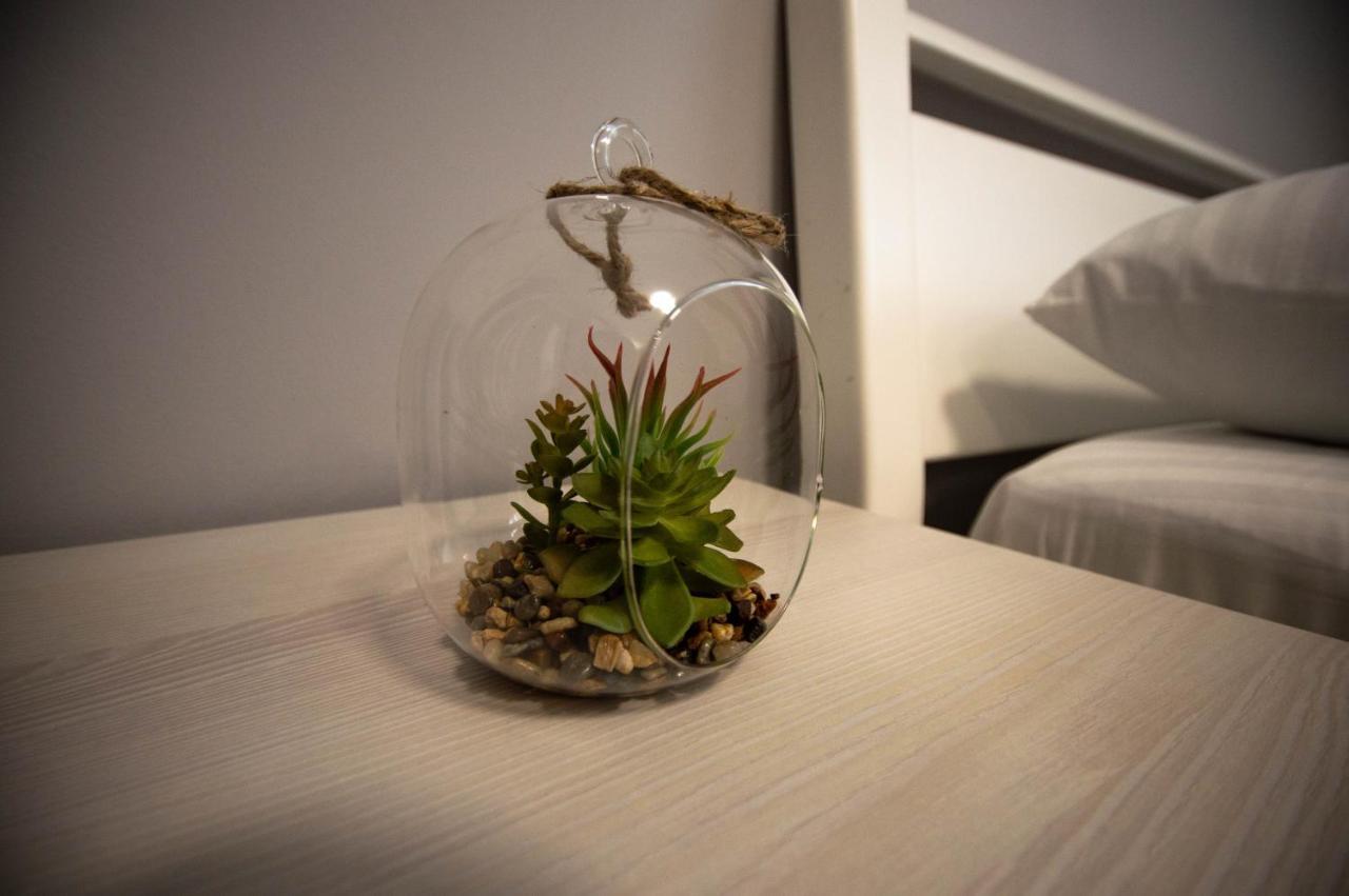 Kyiv Lesi 3 Studio Apartment Ngoại thất bức ảnh